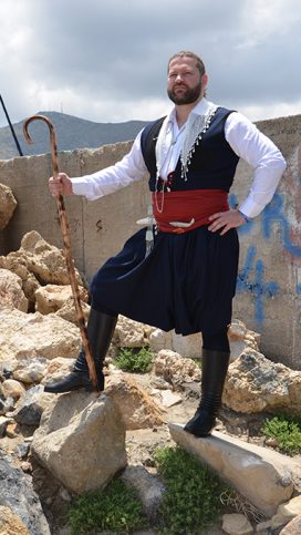 Σαλβαρι-με-ισιο-γιλεκο-Traditional-mens-costume